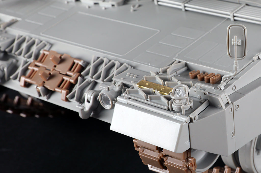 Trumpeter 1/16 Scale German Leopard 2 A6 Main Battle Tank 00966 Plastic Model Kit NZ Stock