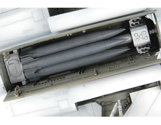 Trumpeter 1/72 Scale Tu-22M2 Backfire B Strategic Bomber 01655 Plastic Model Kit NZ Stock