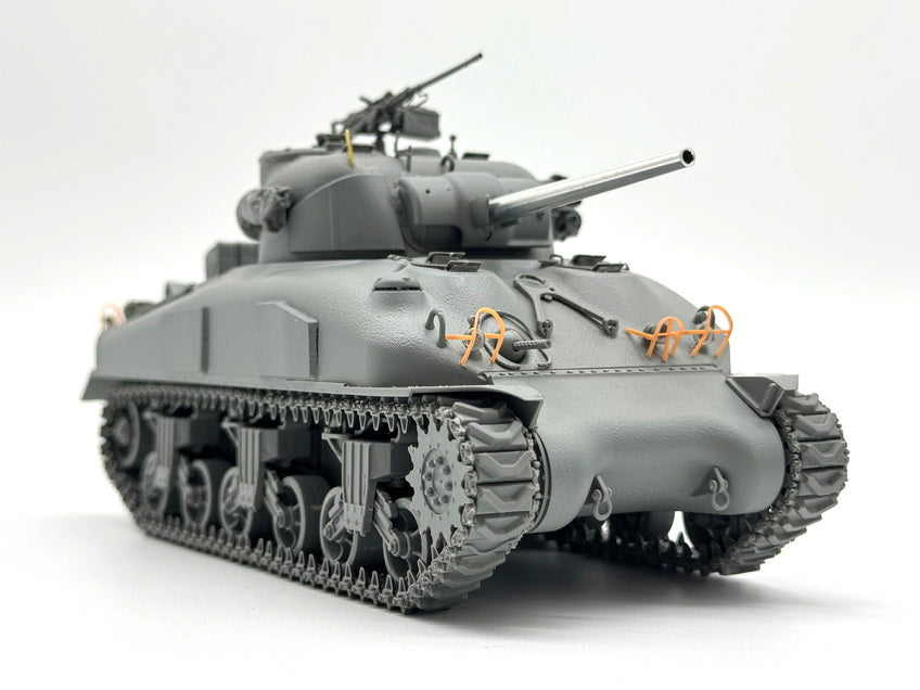 Border Model 1/35 Scale Sherman M4A1 Late Plastic Model Kit BT-056