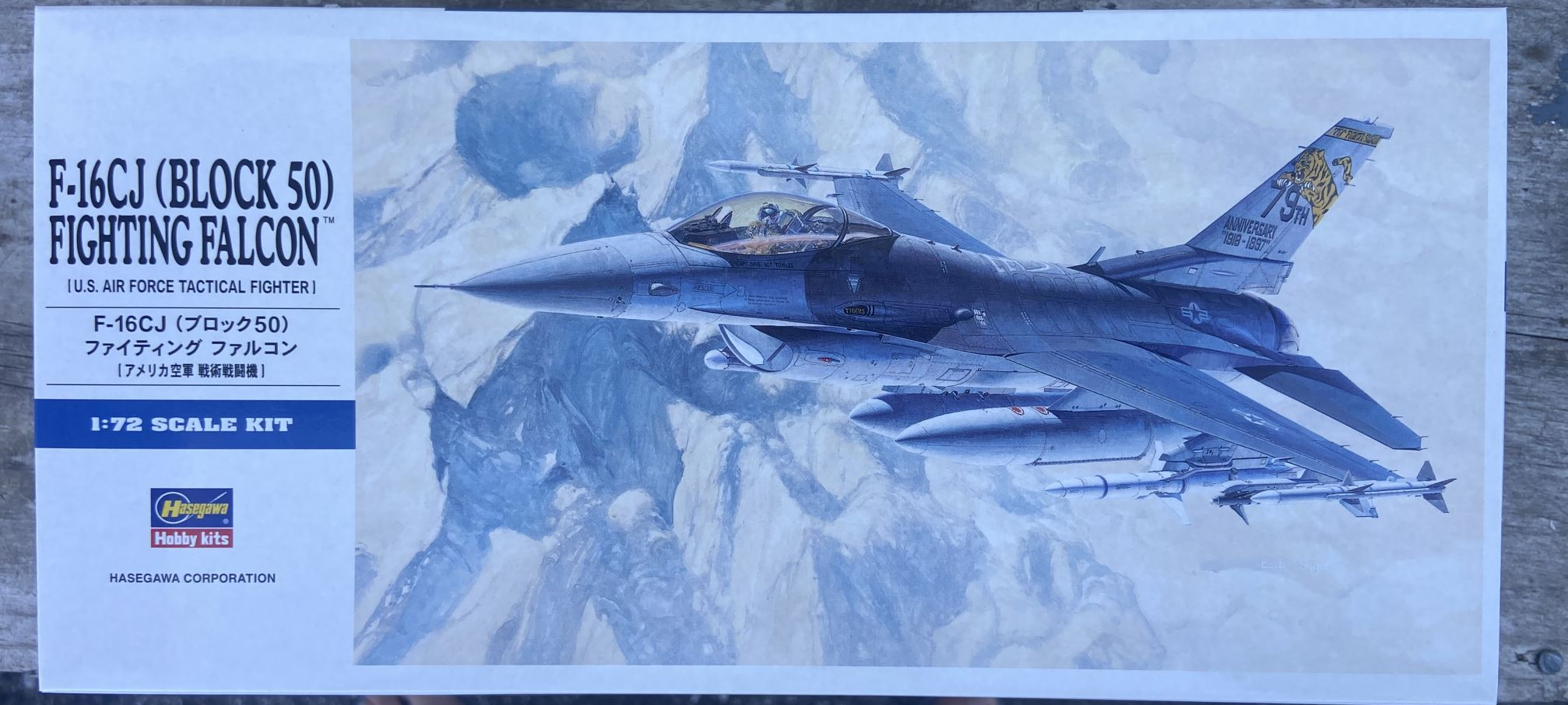 Hasegawa 1/72 Scale F-16CJ Block 50 Fighting Falcon Plastic Model Kit 00448