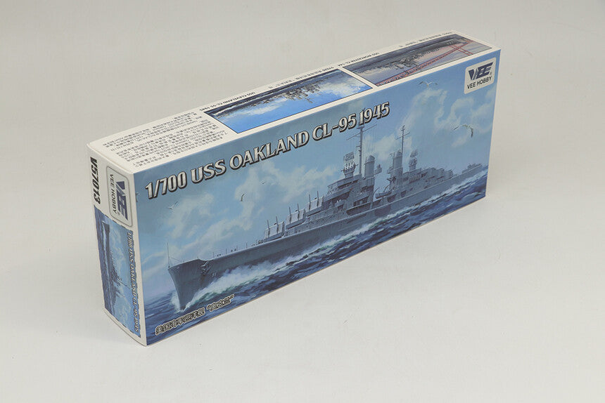 Vee Hobby 1:700 scale USS Oakland CL-95 (1945) "Starter Version" V57013 scale model kit
