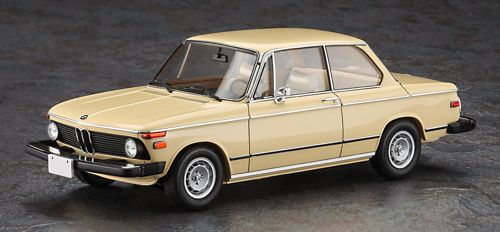 Hasegawa 1/24 Scale BMW 2002 tii Late Version w/ Big Bumper Plastic Model Car Kit 20756