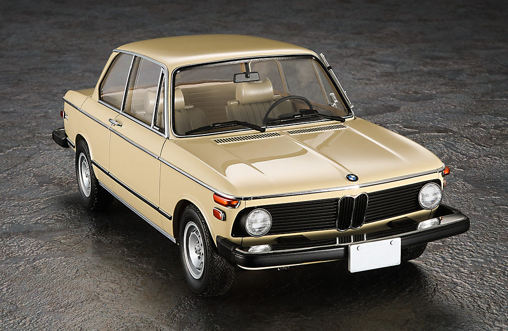 Hasegawa 1/24 Scale BMW 2002 tii Late Version w/ Big Bumper Plastic Model Car Kit 20756