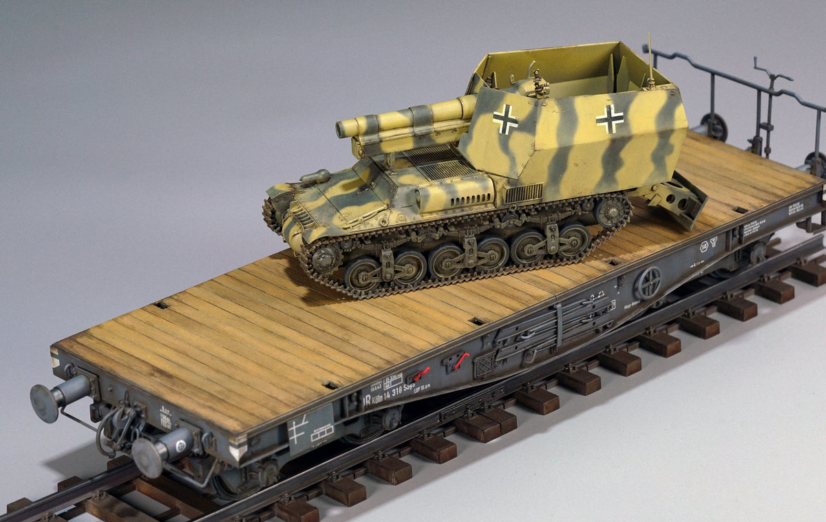 1/35 German 15cm sFH 13/1 (Sf) auf Gw Lorraine Schlepper (f) Sd.Kfz.135/1 with SSy45 50 Ton Railway Flatcar 3-in-1 WWII German Artillery Transport Plastic Model Kit NZ Stock