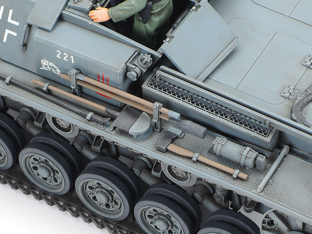Tamiya 1/35 German Sd.Kfz.142 Sturmgeschütz III Ausf.B WWII Assault Gun Plastic Model Kit 35281