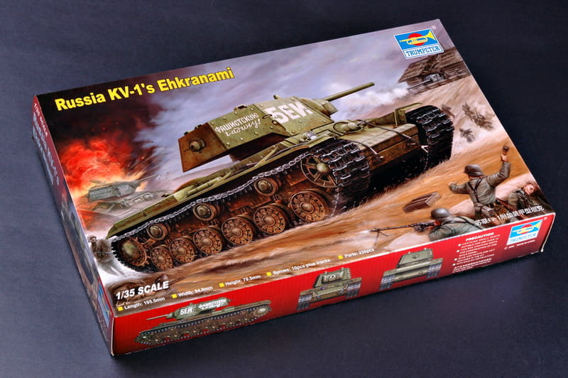 TRUMPETER 00357 - 1:35 Russia KV-1