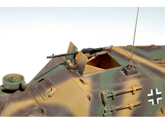 Trumpeter 1/35 German 38(H) Artillery Observation Vehicle Becker Conversion – No. 00355