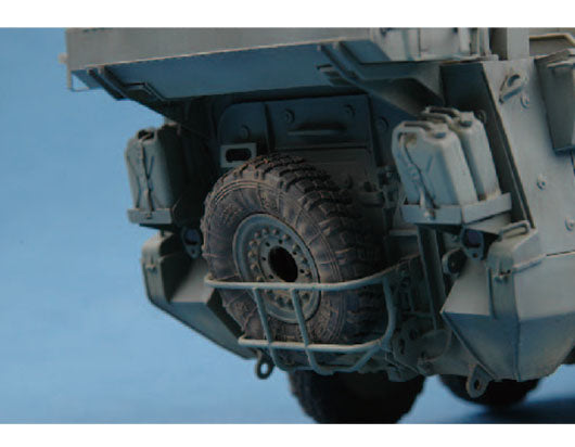 Trumpeter 1/35 LAV-III TUA Tow-Under-Armour Canadian APC Kit 01558