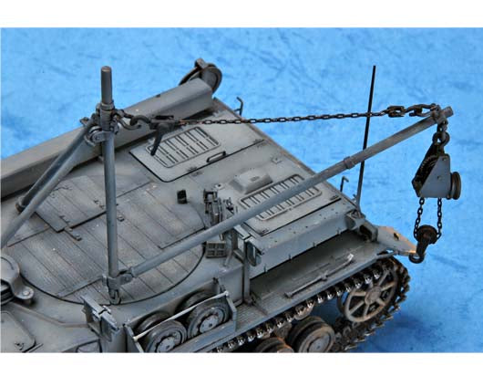 Trumpeter 1/35 German Bergepanzer IV Recovery Vehicle Model Kit (No. 00389)