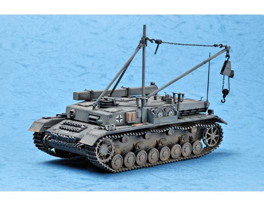 Trumpeter 1/35 German Bergepanzer IV Recovery Vehicle Model Kit (No. 00389)