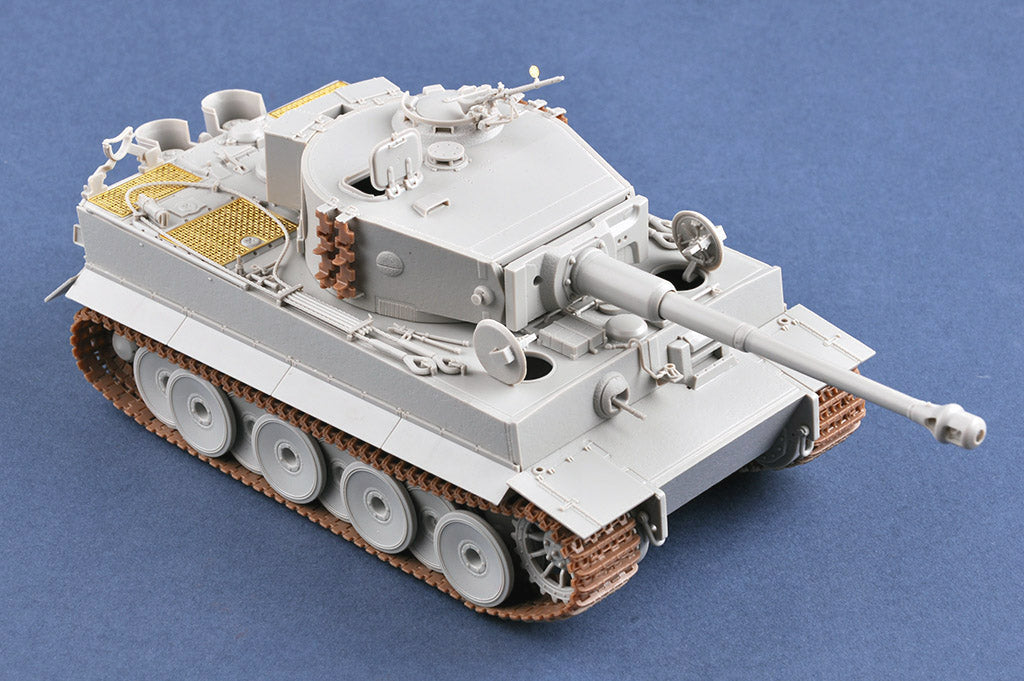Trumpeter 1/35 Pz.Kpfw. VI Ausf. E Tiger I Medium Production w/ Zimmerit (No. 09539)
