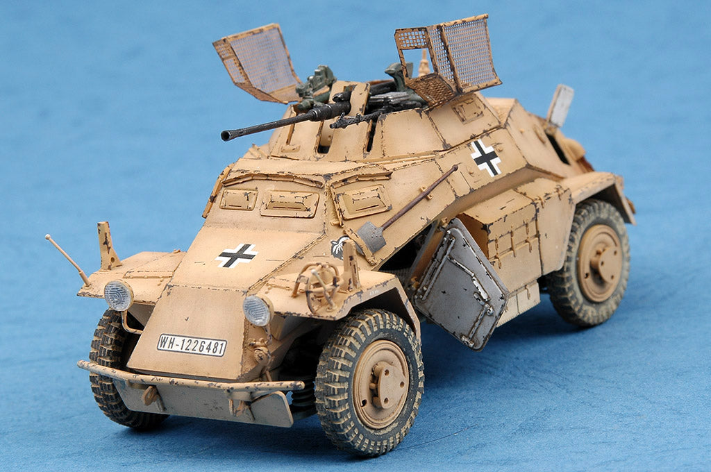 HobbyBoss 1/35 Sd.Kfz.222 Leichter Panzerspähwagen 2cm WWII Armored Car Plastic Model Kit 82442