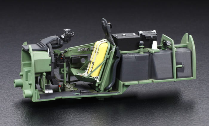 Tamiya 1/32 North American P-51D Mustang WWII Fighter Aircraft Plastic Model Kit 60322