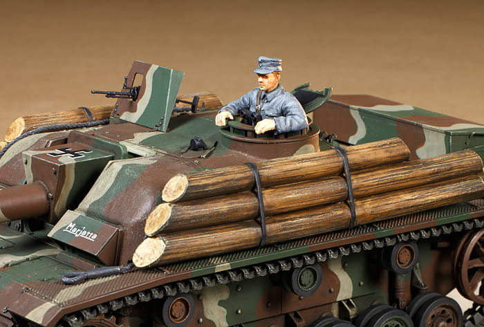 Tamiya 1/35 Finnish Army Sturmgeschütz III Ausf.G WWII Assault Gun Plastic Model Kit 35310