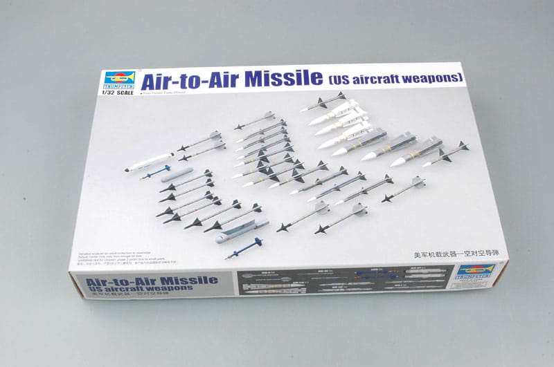 TRUMPETER 1:32 scale US aircraft weapon Air-to-Air MissiIe 03303 plastic model kit