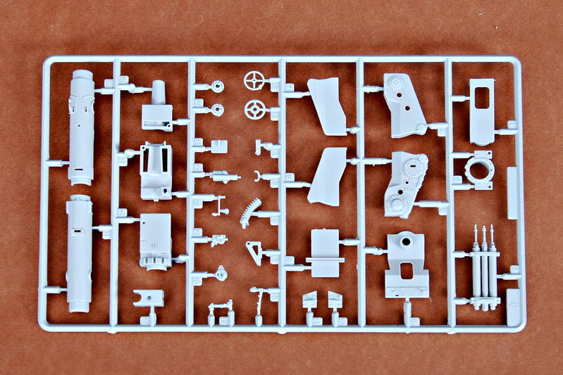 Trumpeter 1:35 scale German 12.8cm Selbstfahrlafette L/61 "Sturer Emil" 00350 scale model kit