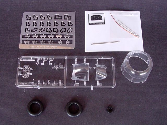 Trumpeter 1:32 scale Vought F4U-4 Corsair 02222 scale model kit