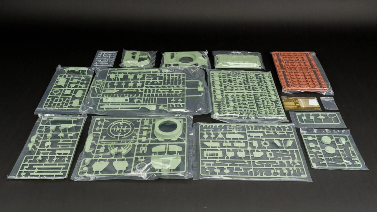 Zimi Model 1:35 scale ZSU-23-4 M2/M4 Soviet Self-Propelled Anti-Aircraft Gun 35124 scale model kit