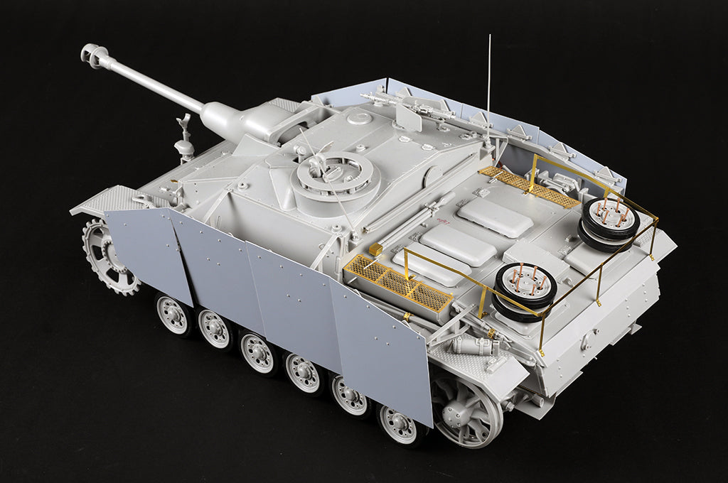 Trumpeter 1/16 StuG.III Ausf.G Late Production 00947 WWII German Assault Gun Model Kit NZ Stock