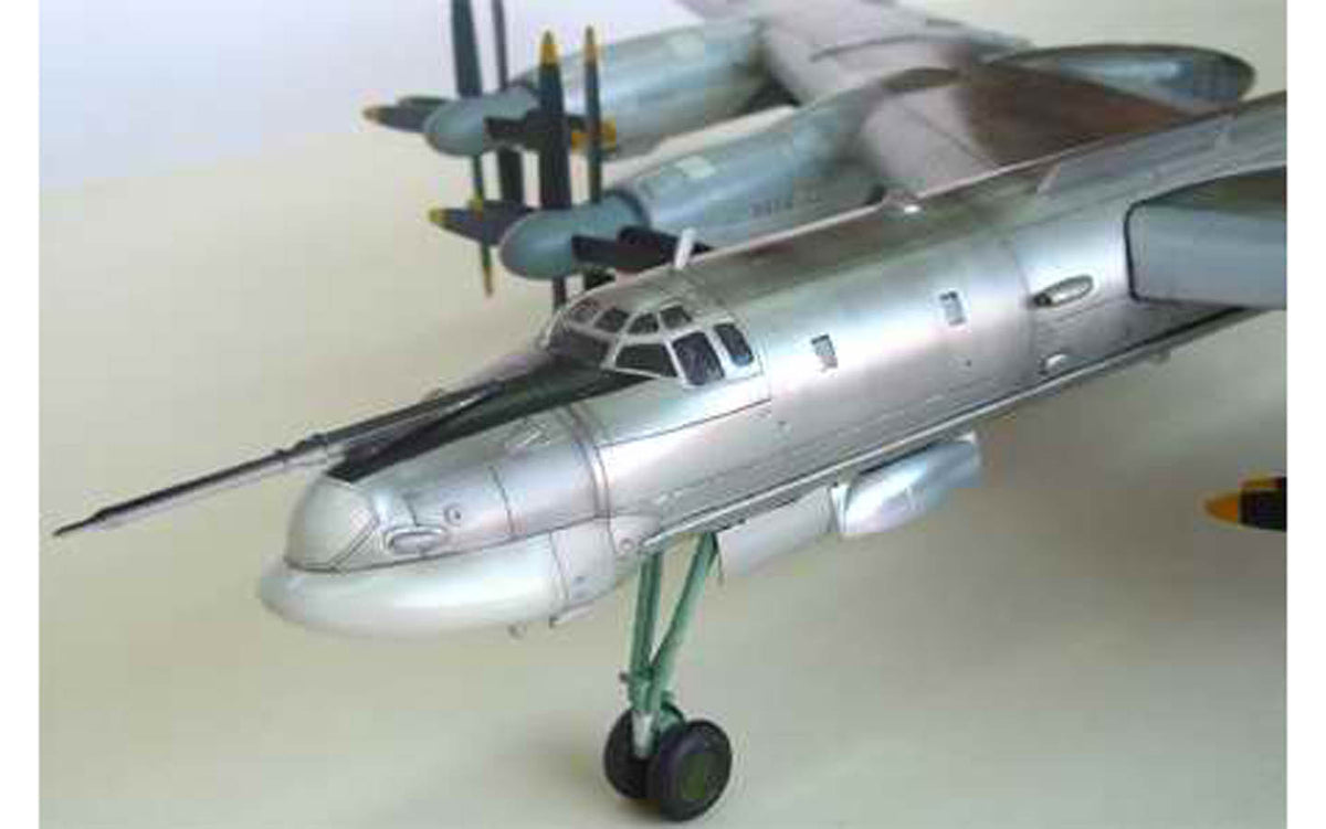 Trumpeter 1/72 Tupolev Tu-95MS Bear-H 01601 Soviet/Russian Strategic Bomber Aircraft Model Kit NZ Stock