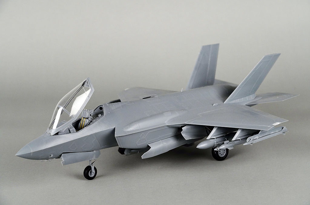 Trumpeter 1/32 F-35A Lightning II Stealth Fighter 03231 Model Kit NZ Stock
