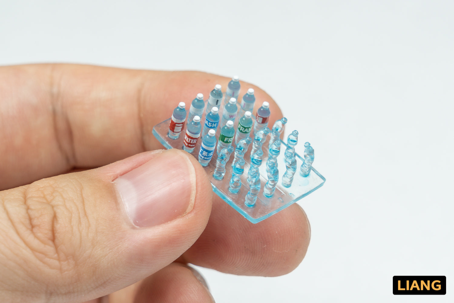 Liang Model 1/35 Scale 3D Print Water Bottles x24 LIANG-0415 Plastic Model Kit