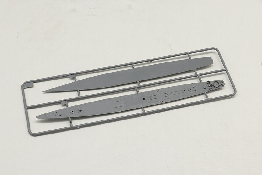 Vee Hobby 1:700 scale USS Oakland CL-95 (1945) "Starter Version" V57013 scale model kit