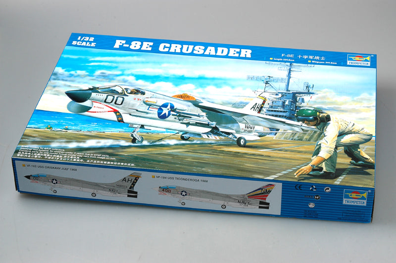 F-8E Crusader Trumpeter | No. 02272 | 1:32
