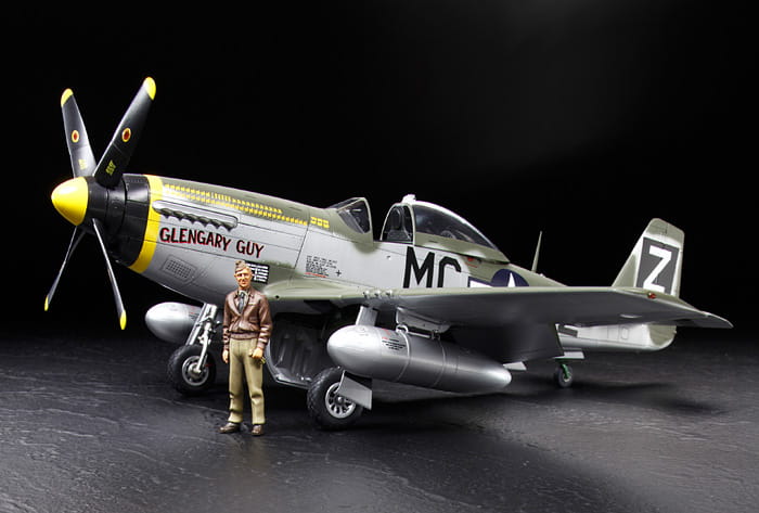 Tamiya 1/32 North American P-51D Mustang WWII Fighter Aircraft Plastic Model Kit 60322