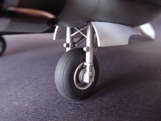 Trumpeter 1/48 Scale Savoia-Marchetti SM.79-II Sparviero 02817 Plastic Model Kit