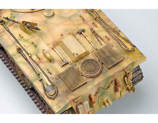 Trumpeter 1/35 German Entwicklungsfahrzeug E 10 Tank Destroyer (No. 00385)