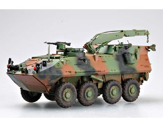 Trumpeter 1/35 USMC LAV-R Light Armored Vehicle Recovery (No. 00370)