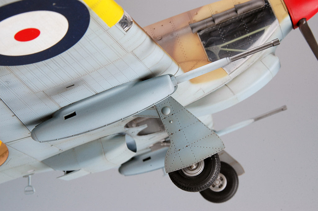 Trumpeter 1/24 Scale Hawker Hurricane Mk.II C/Trop 02416 Plastic Model Kit