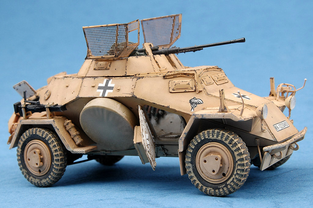 HobbyBoss 1/35 Sd.Kfz.222 Leichter Panzerspähwagen 2cm WWII Armored Car Plastic Model Kit 82442