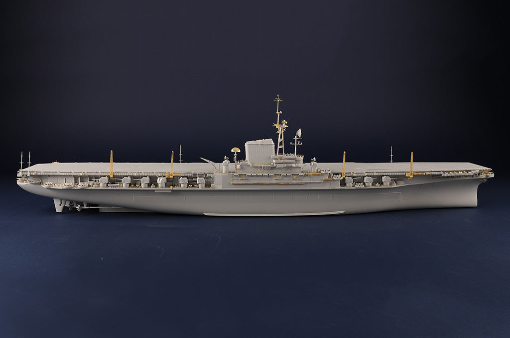 Trumpeter 1/350 Scale USS Midway CV-41 1945 Aircraft Carrier Plastic Model Kit 05634