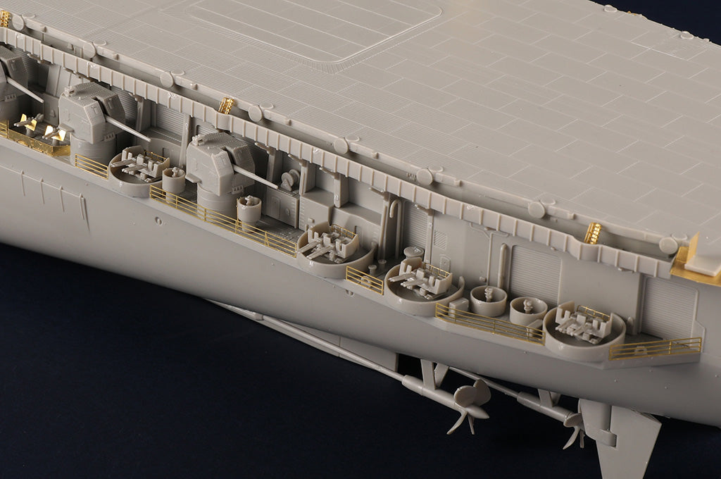 Trumpeter 1/350 Scale USS Midway CV-41 1945 Aircraft Carrier Plastic Model Kit 05634