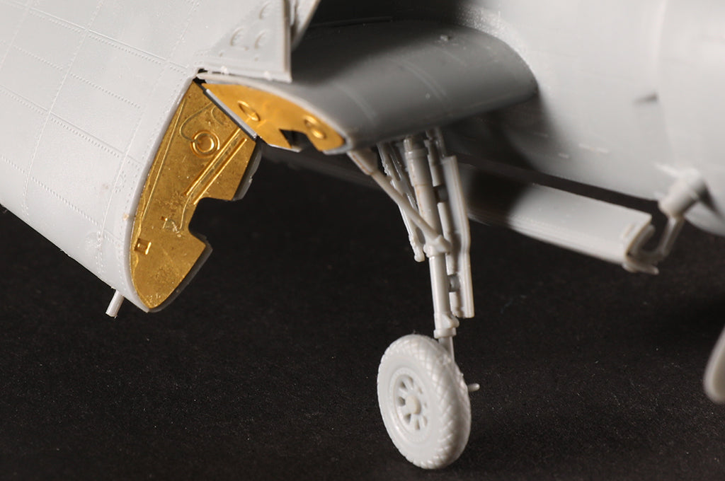 Hobby Boss 1/72 TBM-3 Avenger – U.S. Navy Torpedo Bomber 87274