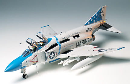 Tamiya 1/32 McDonnell Douglas F-4J Phantom II US Navy Fighter Jet Plastic Model Kit 60306