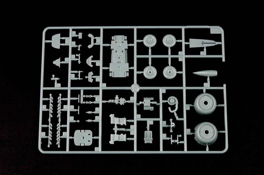 HobbyBoss 1/48 Focke-Wulf Ta 152 C-0 81701 WWII German Luftwaffe Fighter Aircraft Model Kit NZ Stock