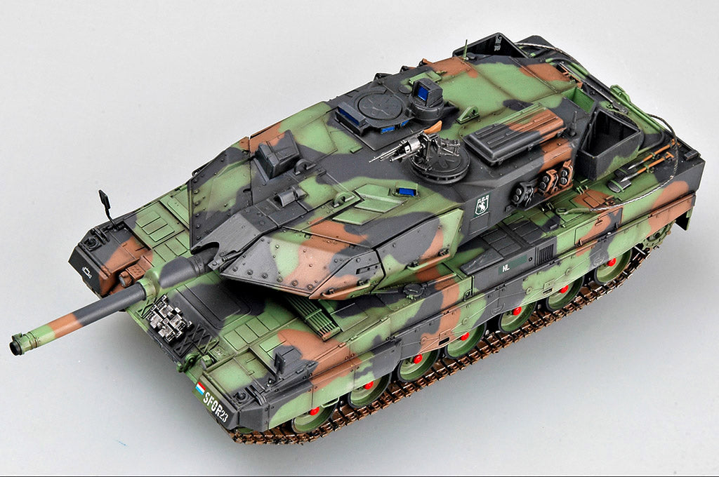 HobbyBoss 1/35 Dutch Leopard 2A5/A6NL MBT 82423 Netherlands Main Battle Tank Model Kit NZ Stock