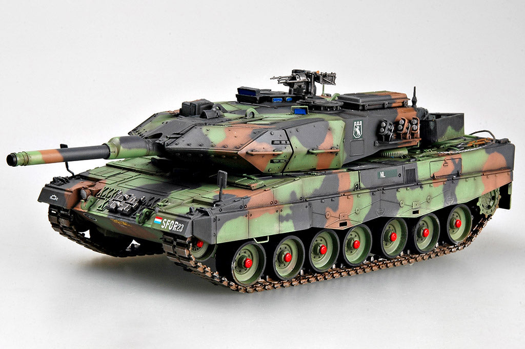 HobbyBoss 1/35 Dutch Leopard 2A5/A6NL MBT 82423 Netherlands Main Battle Tank Model Kit NZ Stock