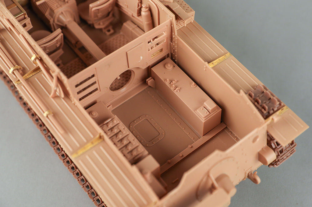 HobbyBoss 1/16 Scale Pz.Kpfw 38(t) Ausf.E/F German Light Tank Full Interior Plastic Model Kit 82603 NZ Stock