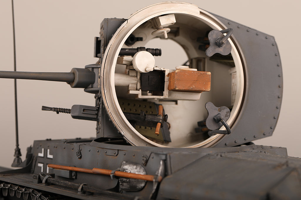 HobbyBoss 1/16 Scale Pz.Kpfw 38(t) Ausf.E/F German Light Tank Full Interior Plastic Model Kit 82603 NZ Stock