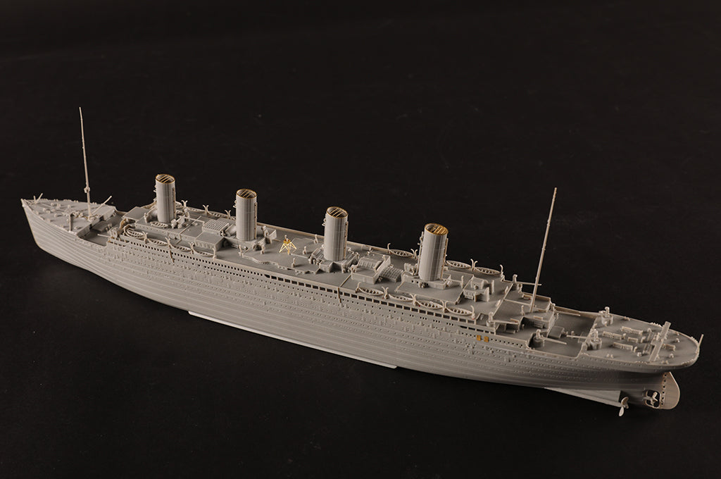 HobbyBoss 1/700 Scale RMS Titanic Ocean Liner Plastic Model Kit 83420 NZ Stock
