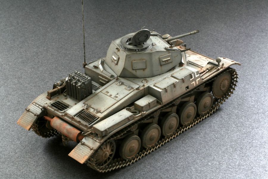 Dragon 1/35 6432 Pz.Kpfw.II Ausf.C w/Interior scale model kit