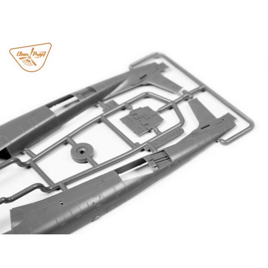 Clear Prop 1:72 scale Grumman OV-1 A/JOV-1A Mohawk (Advanced Kit) 72016 scale model kit