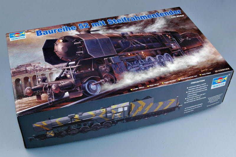 TRUMPETER 1:35 scale Kriegslokomotive BR52 00210 scale model kit
