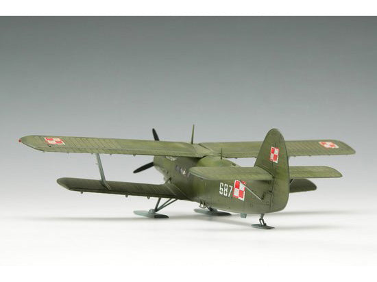 TRUMPETER 1:72 scale AN-2 Colt On Sledge 01607 plastic model kit