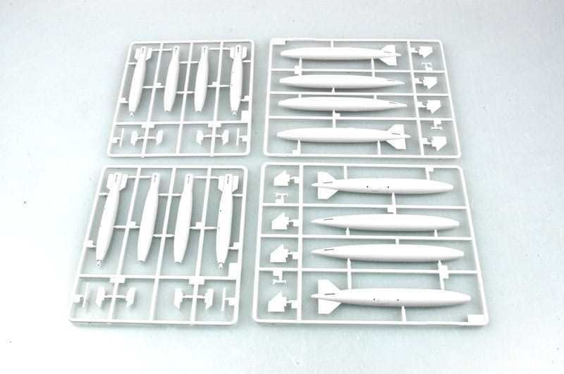 Trumpeter 1:32 Scale US Aircraft Smart Missiles 03307 Plastic Model Kit