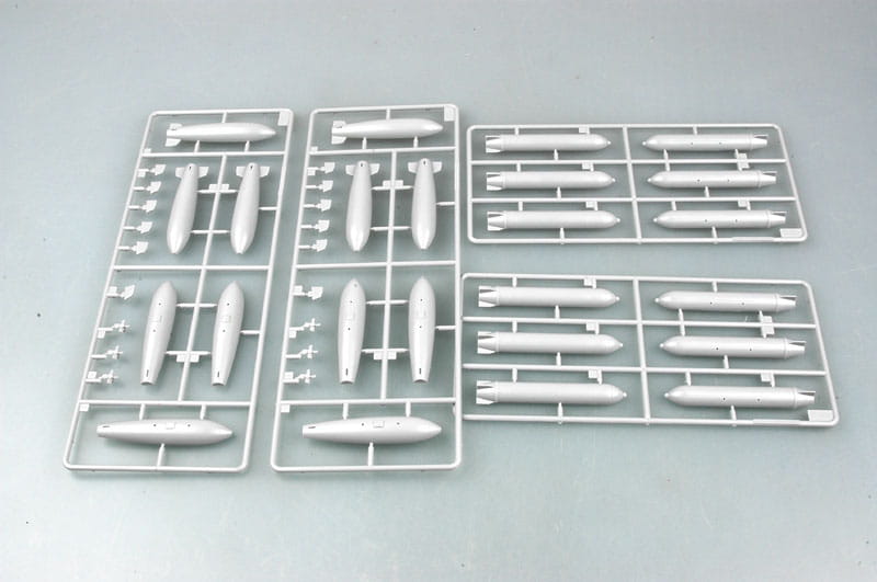 Trumpeter 1:32 Scale US Aircraft Smart Missiles 03307 Plastic Model Kit